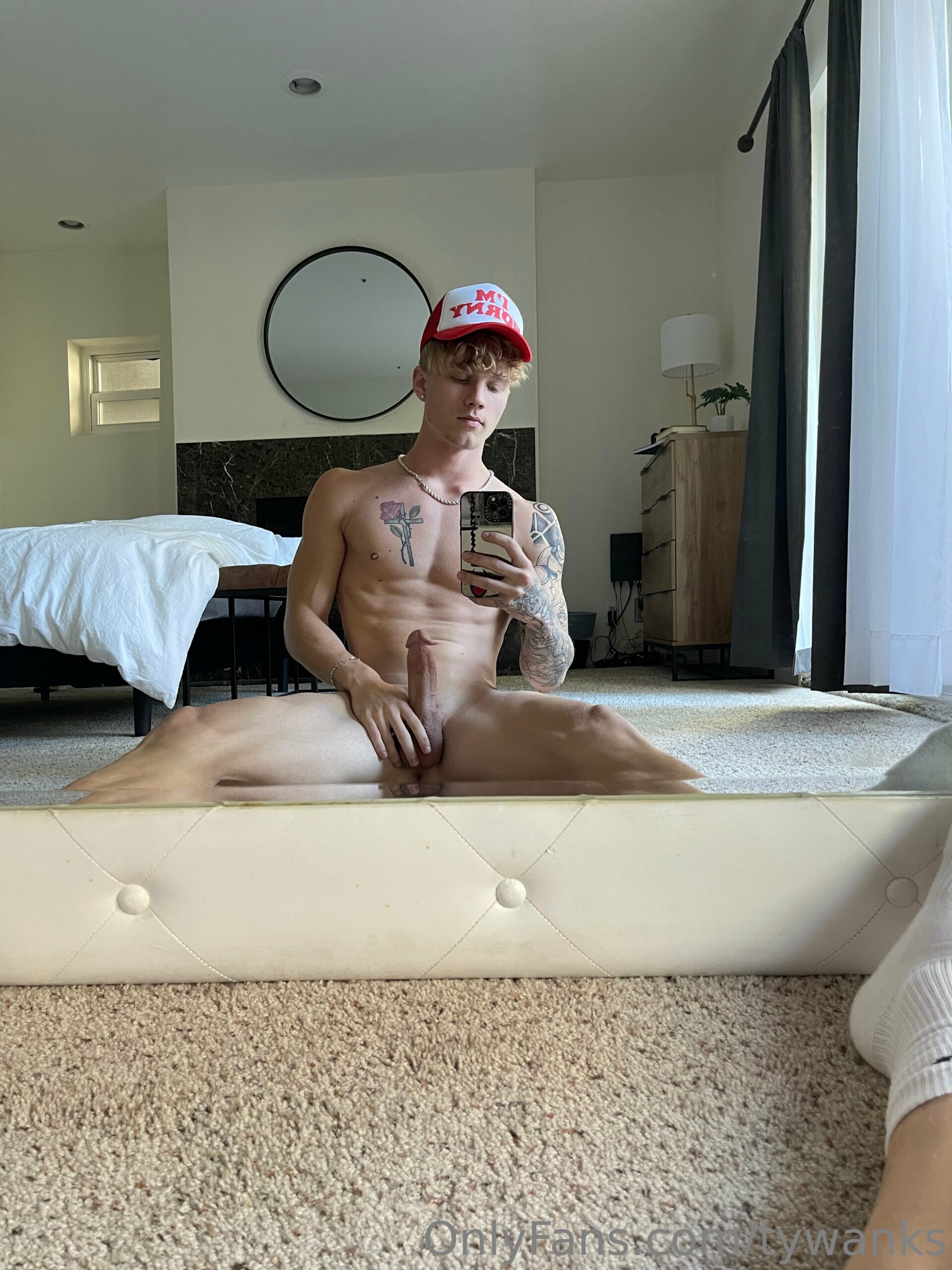 Epic muscled twinkish Tyler Pauley   video full
0