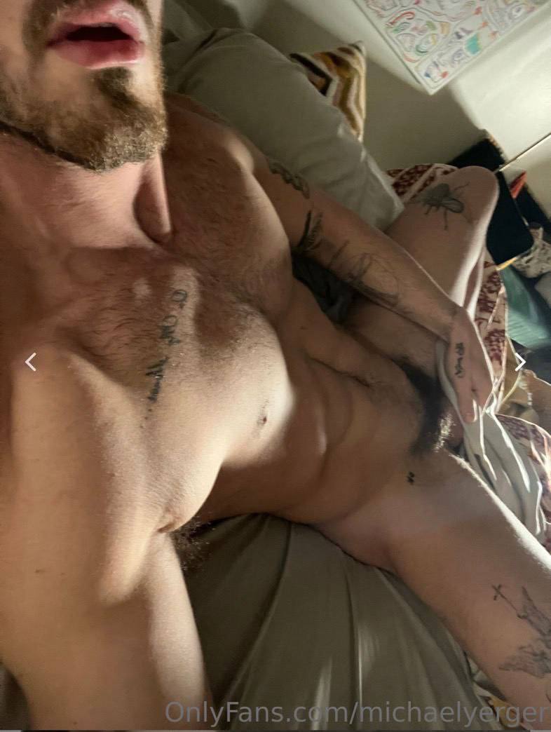 Epic pervy hunk Michael Yerger leaks
56