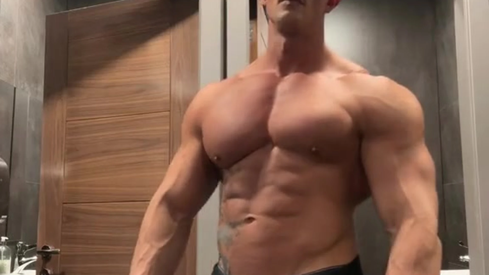 Epic ripped Charlie London
1