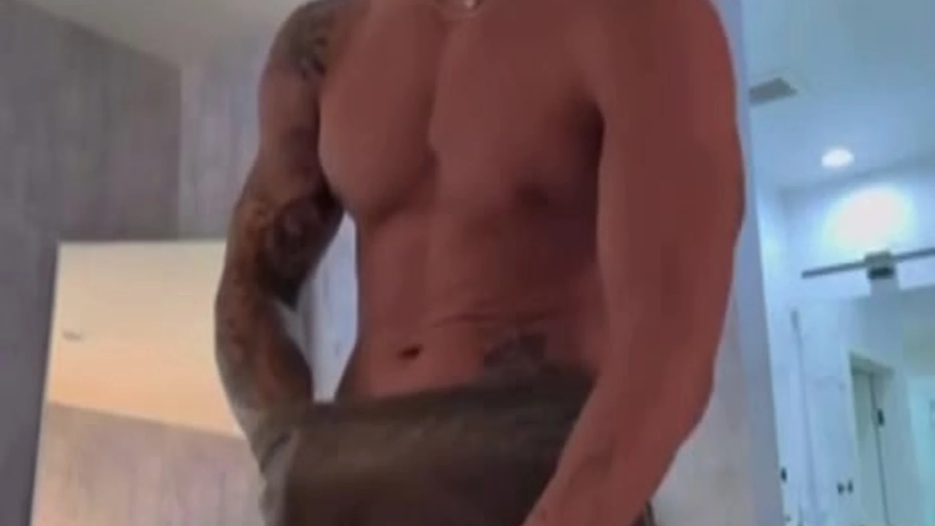 Evan Lamicella Flesh Hole 1
1