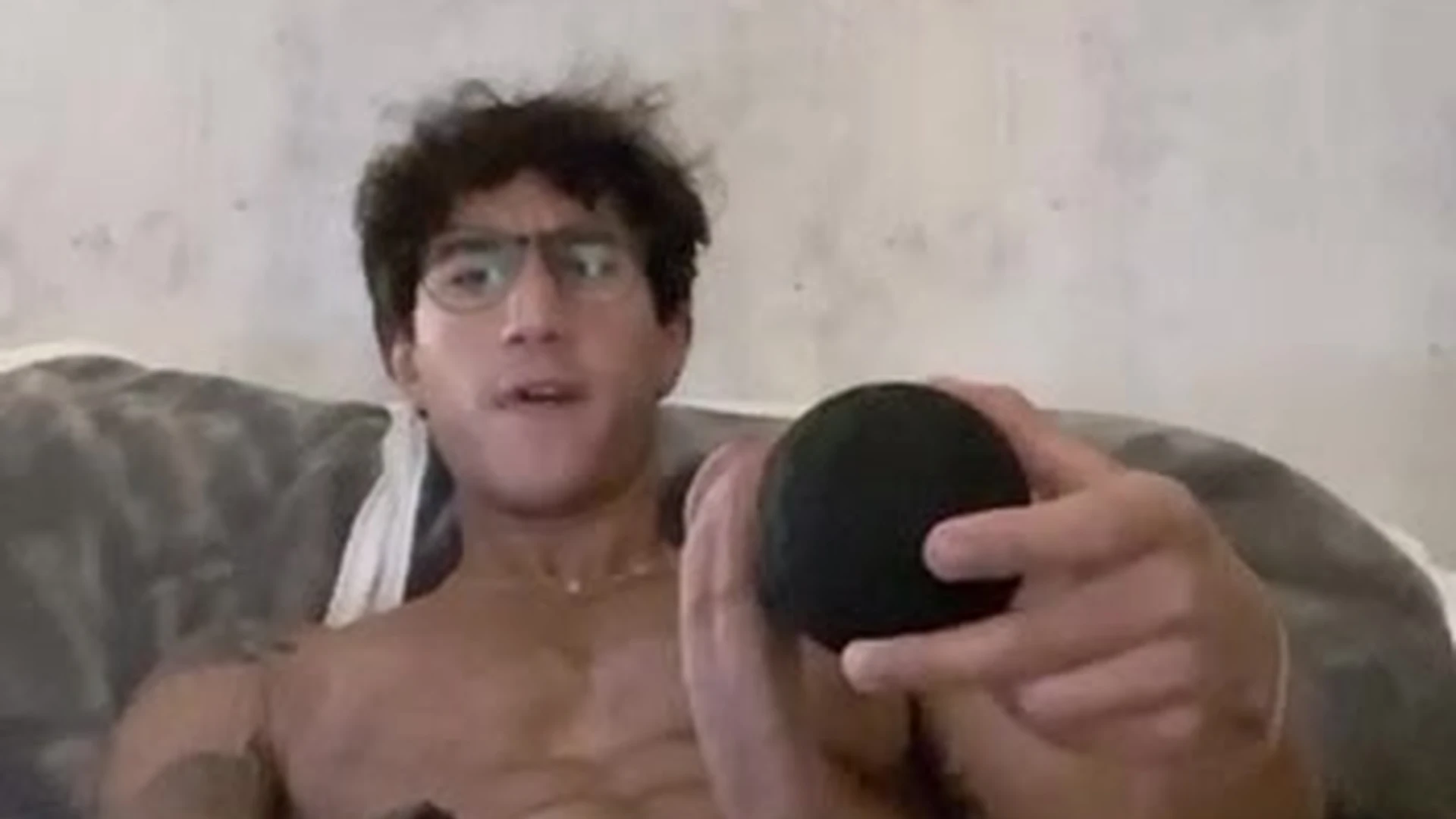 Evan Lamicella Jerks Off on Bed w Vibrating Ball
2