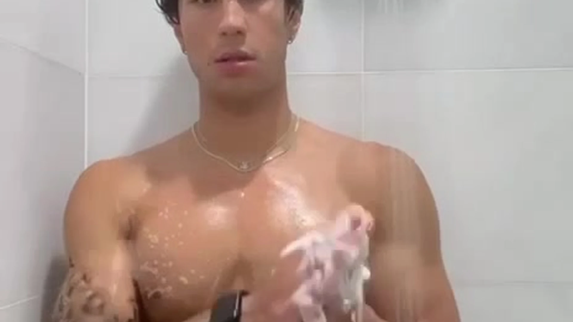 Evan Lamicella Shower JO
1