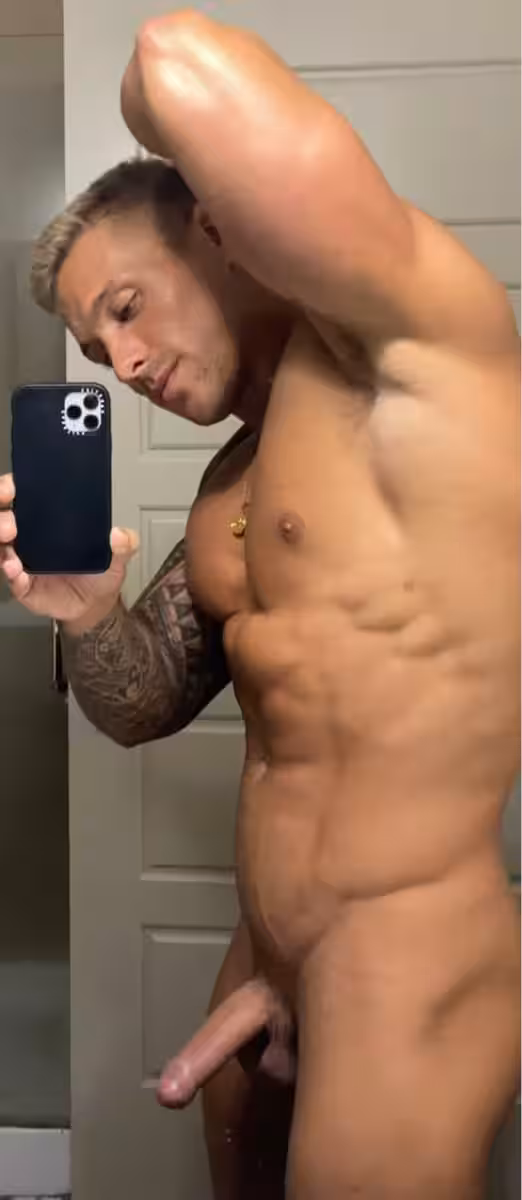 Exposed daddy Nathan Webb leak pic
5