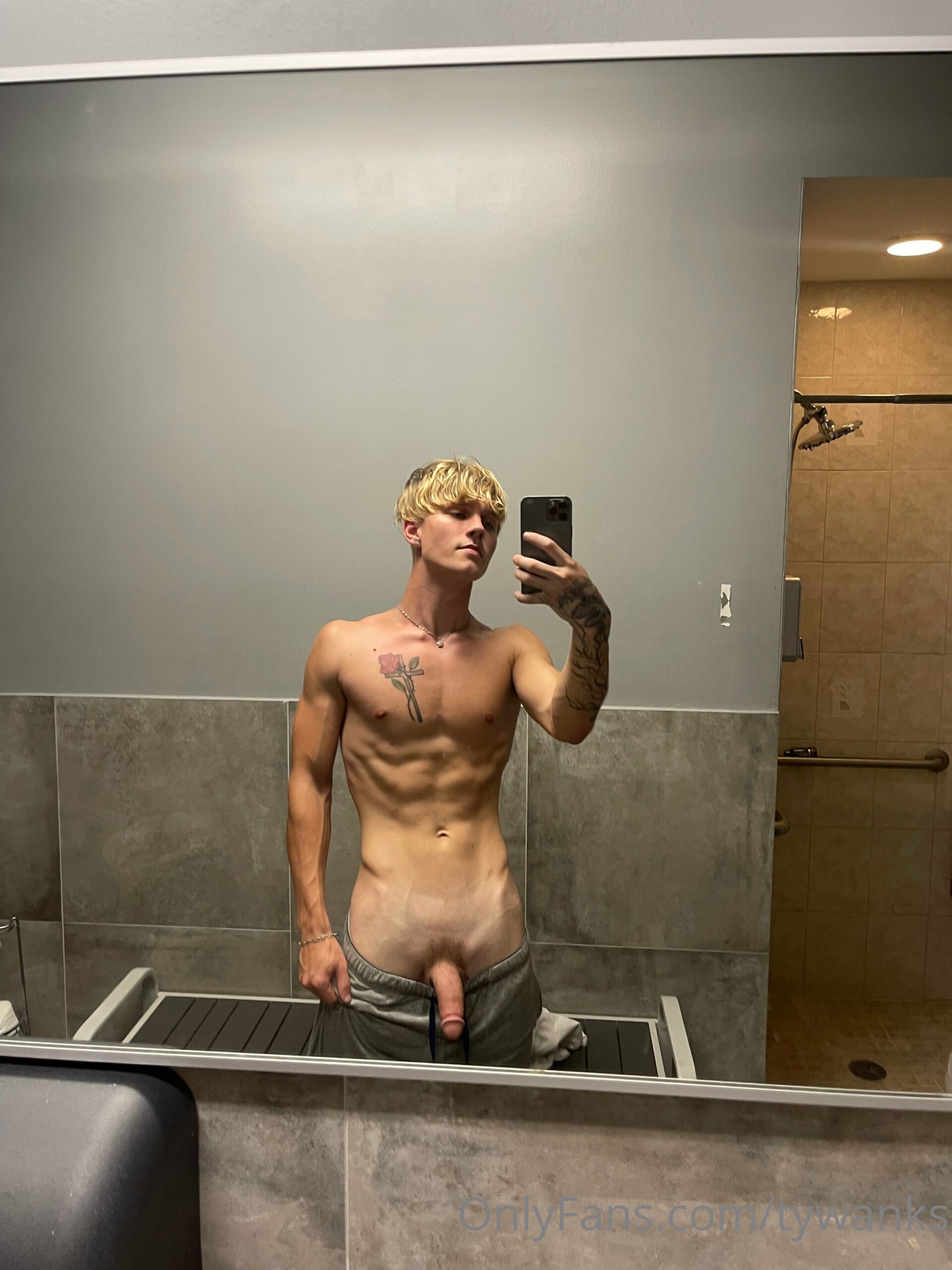 Exposed OF GUY twinkish tywanks leaked sextape PRIVATE
3