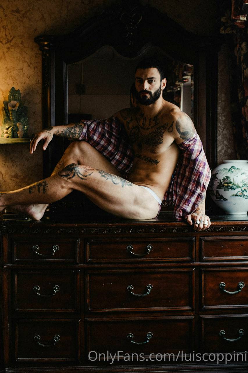 Exposed ousado Luis Coppini anal
0
