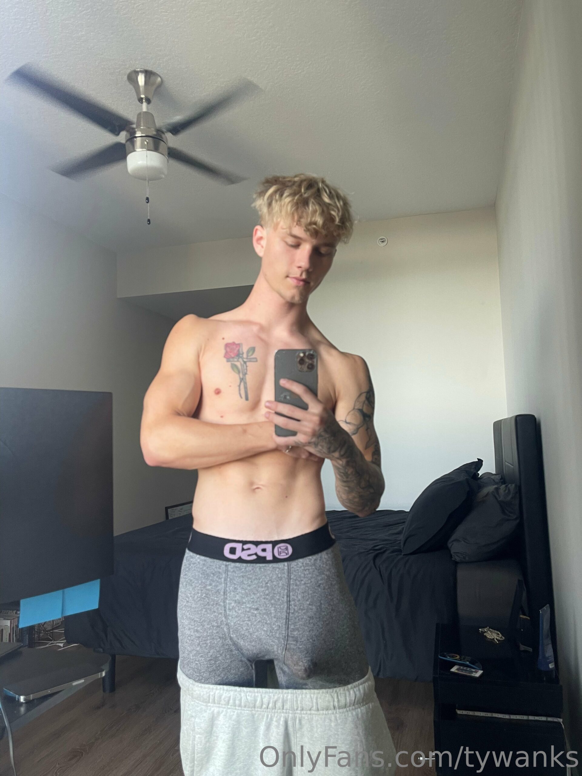 Exposed sexy sensual tywanks XXX
0