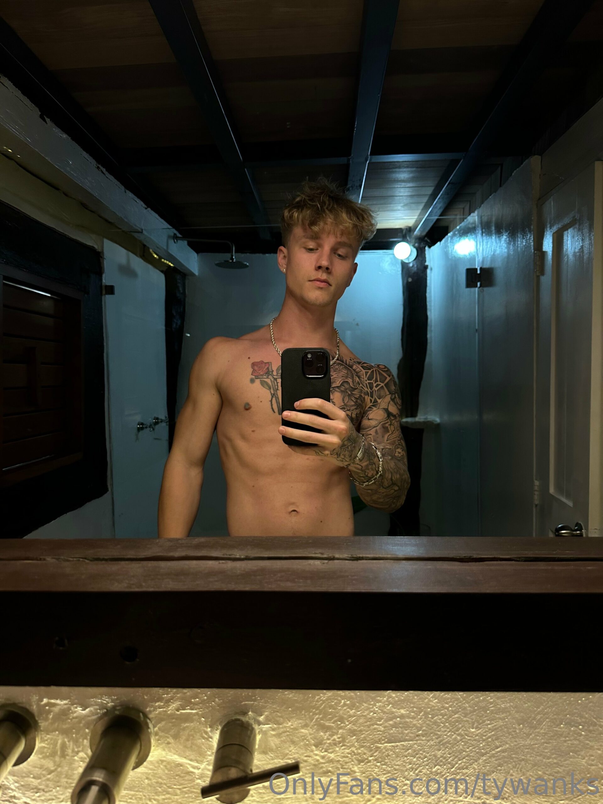 Exposed shy jock Tyler Pauley Leaked OF
0