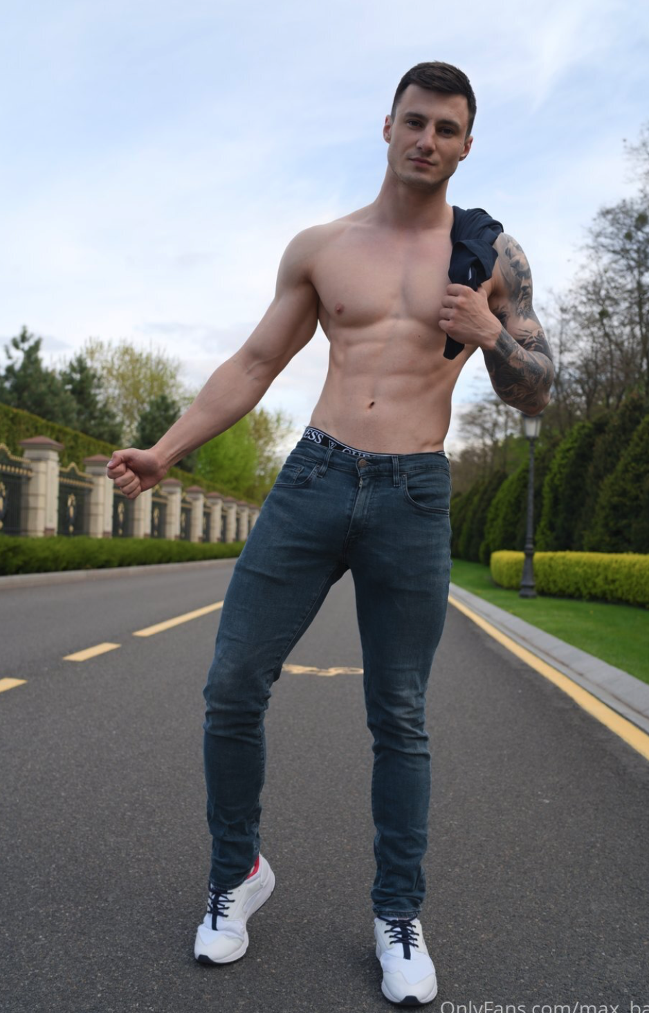 Exposed український гей Max Barz cock
1