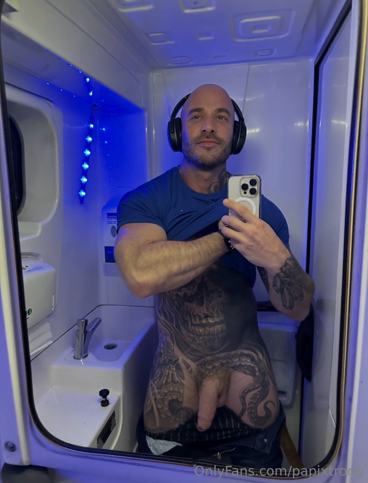 Gigoló PAPIXLX nude pic
0