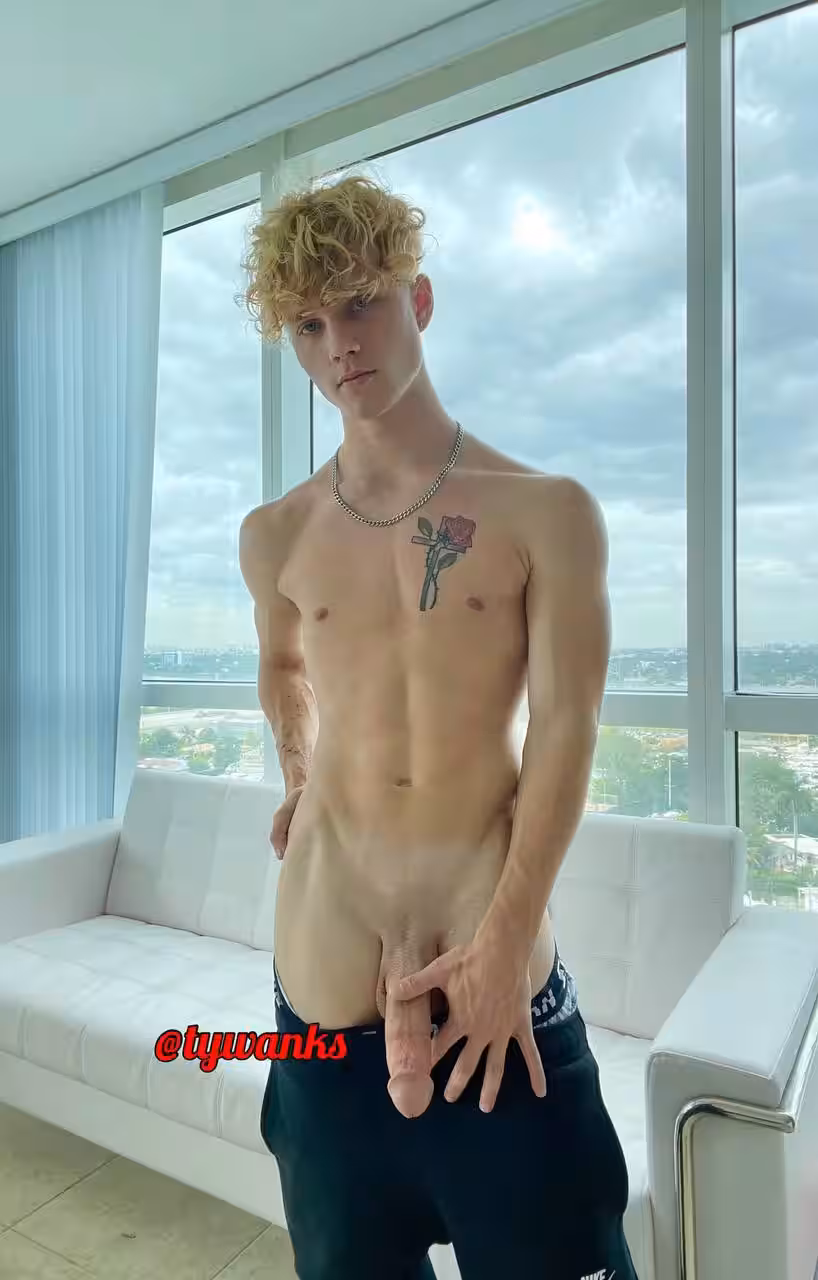 homoerotic sensual Tyler Pauley nudes free fullvideo Epic
1