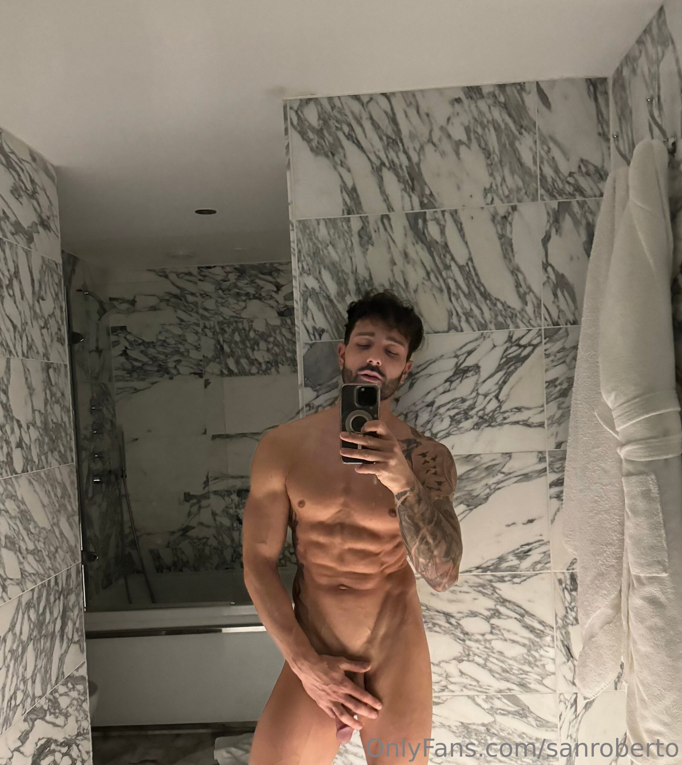 hot guy shredded sanrob nude
0