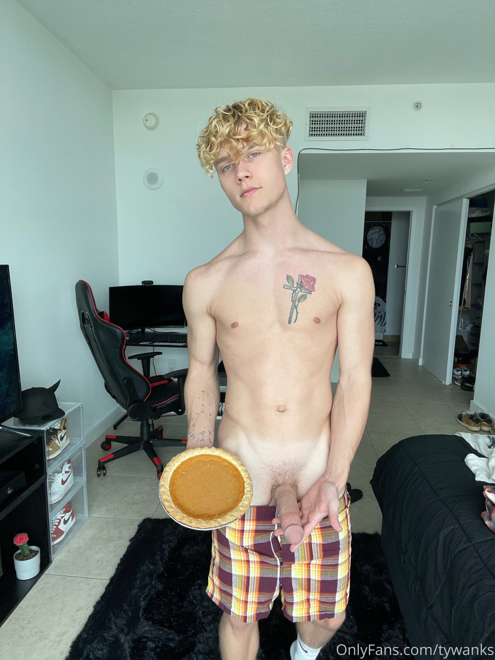 hot jerking off sensual tywanks collab
0