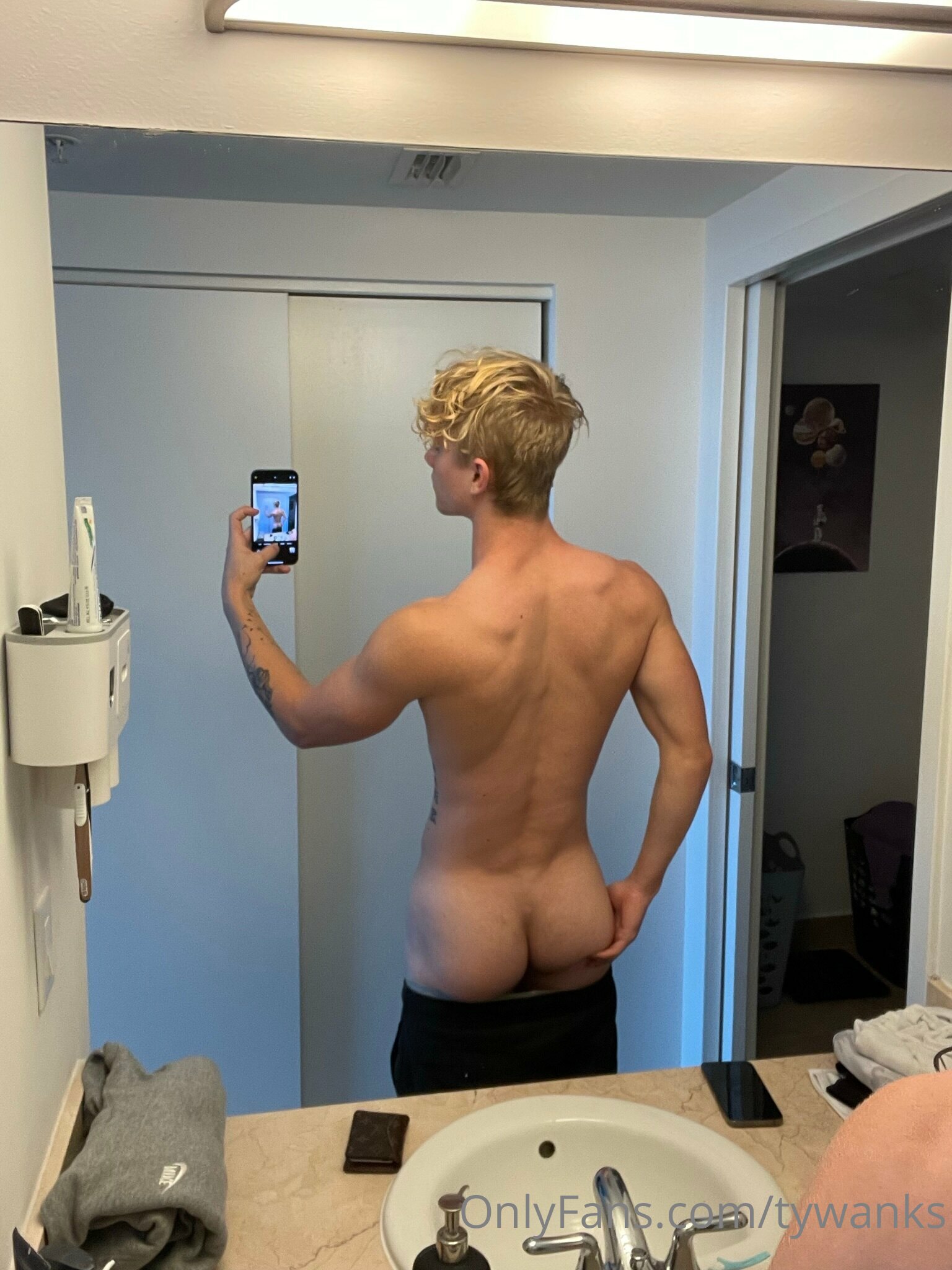 hot nasty tywanks   Exposed
0