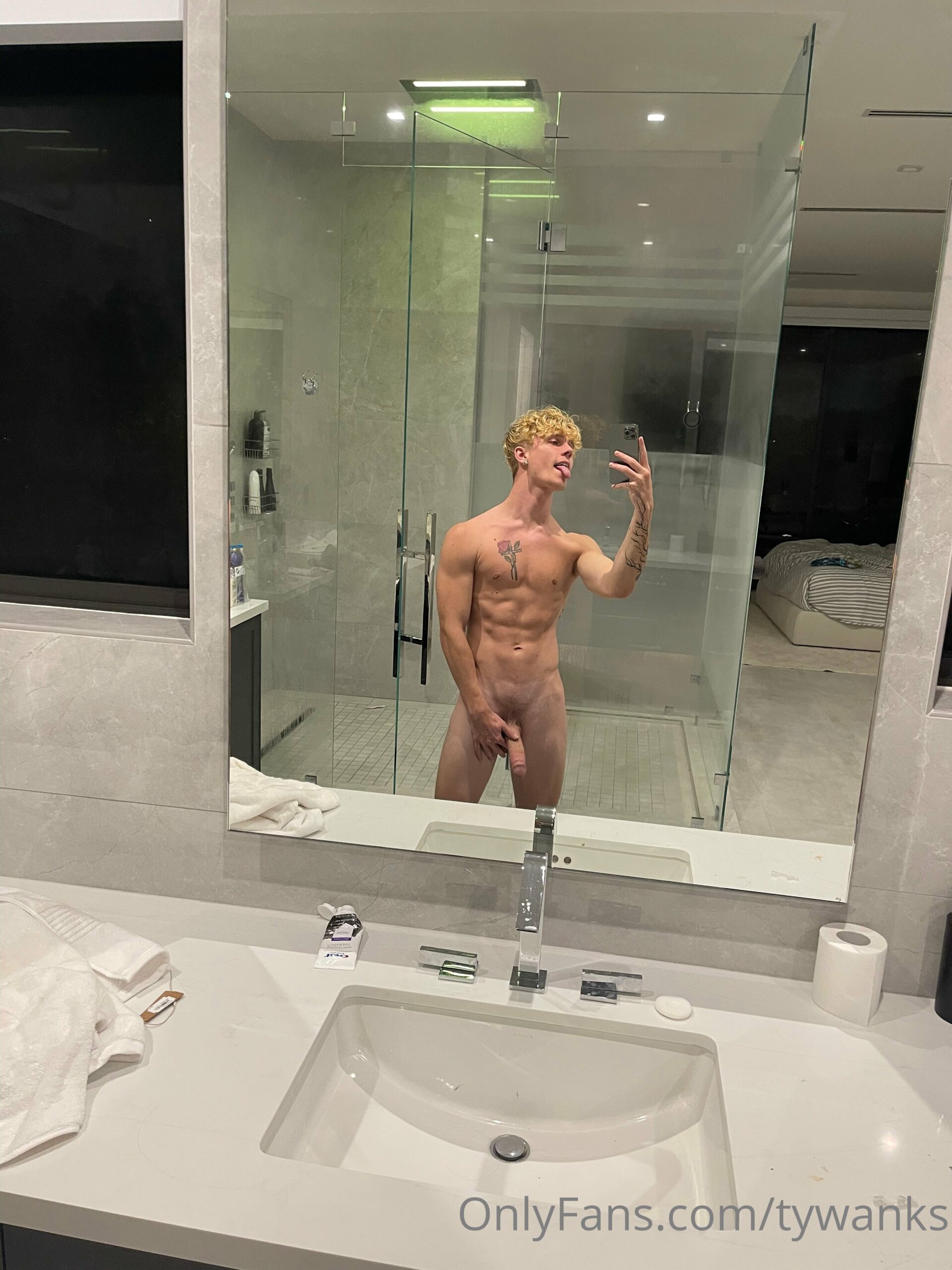 hottie jock tywanks   Exclusive full video
0