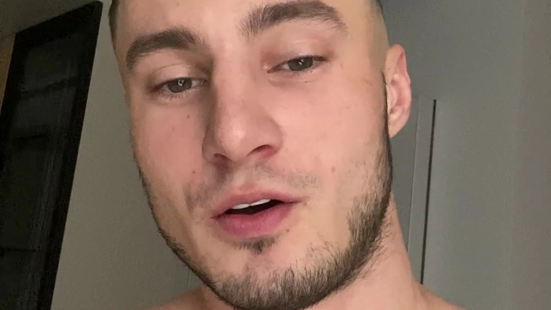 hunky гей онлифанс Max Barz camrip
2