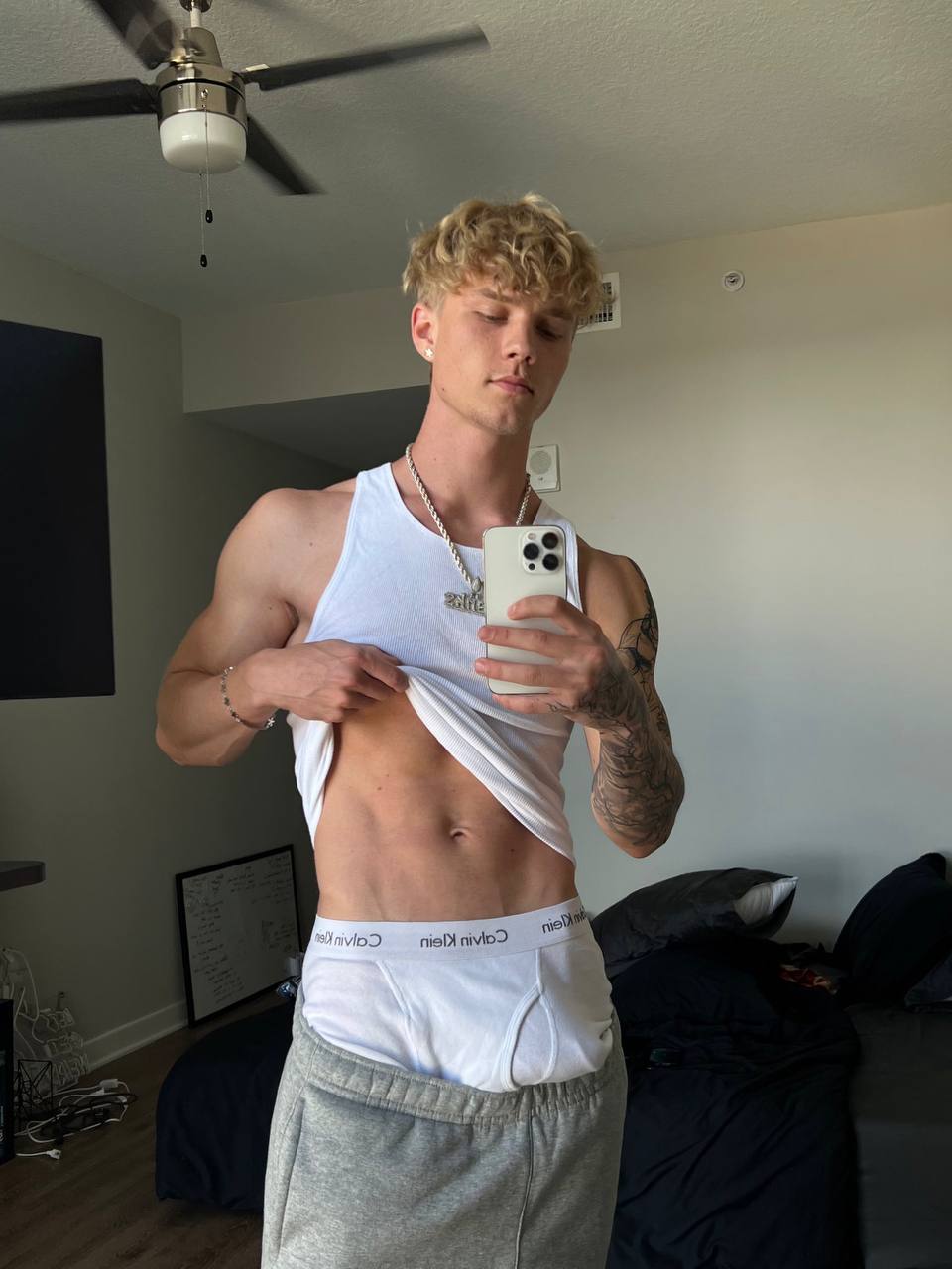 influencer nasty troytempts
1