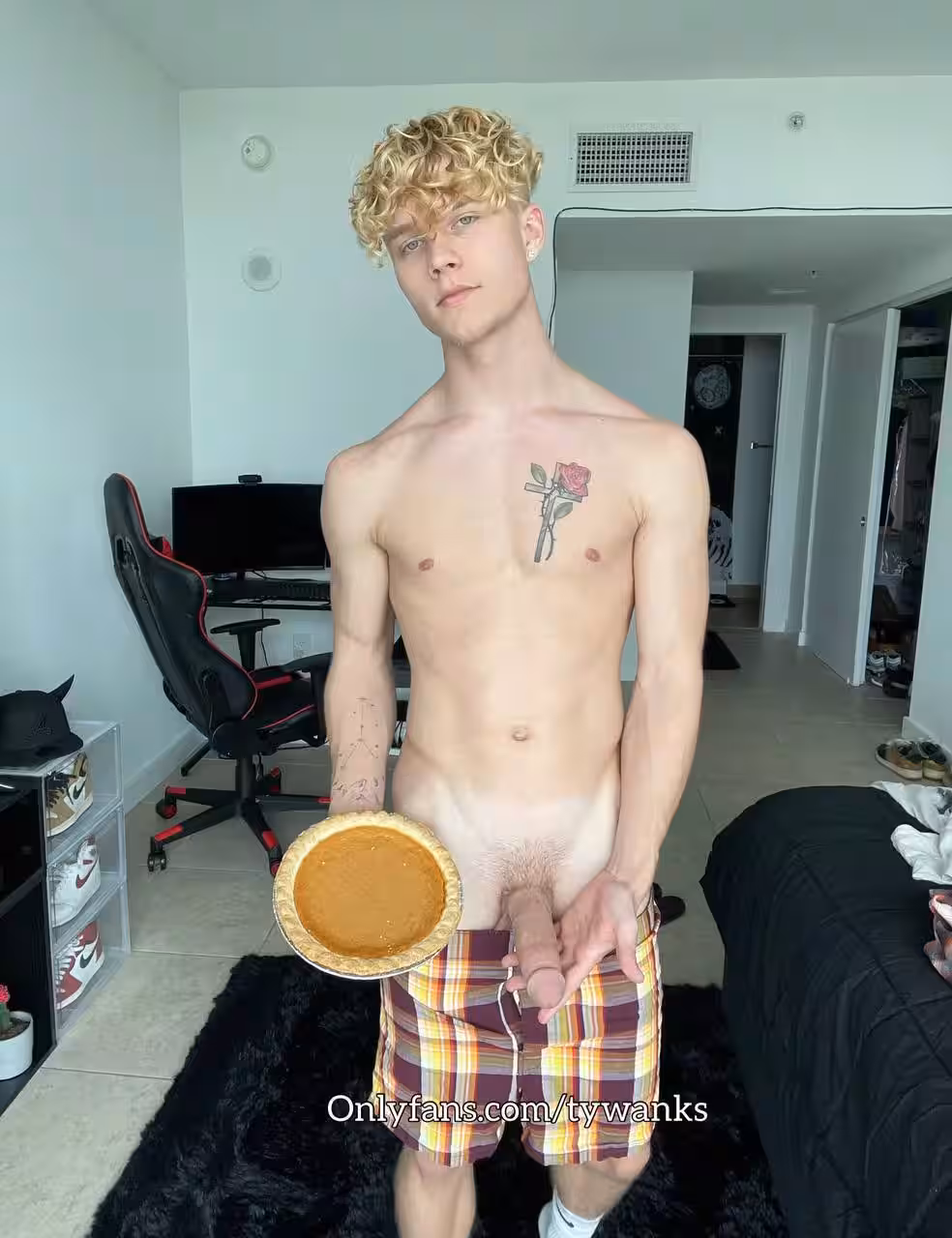 jock troytempts onlyfans
0