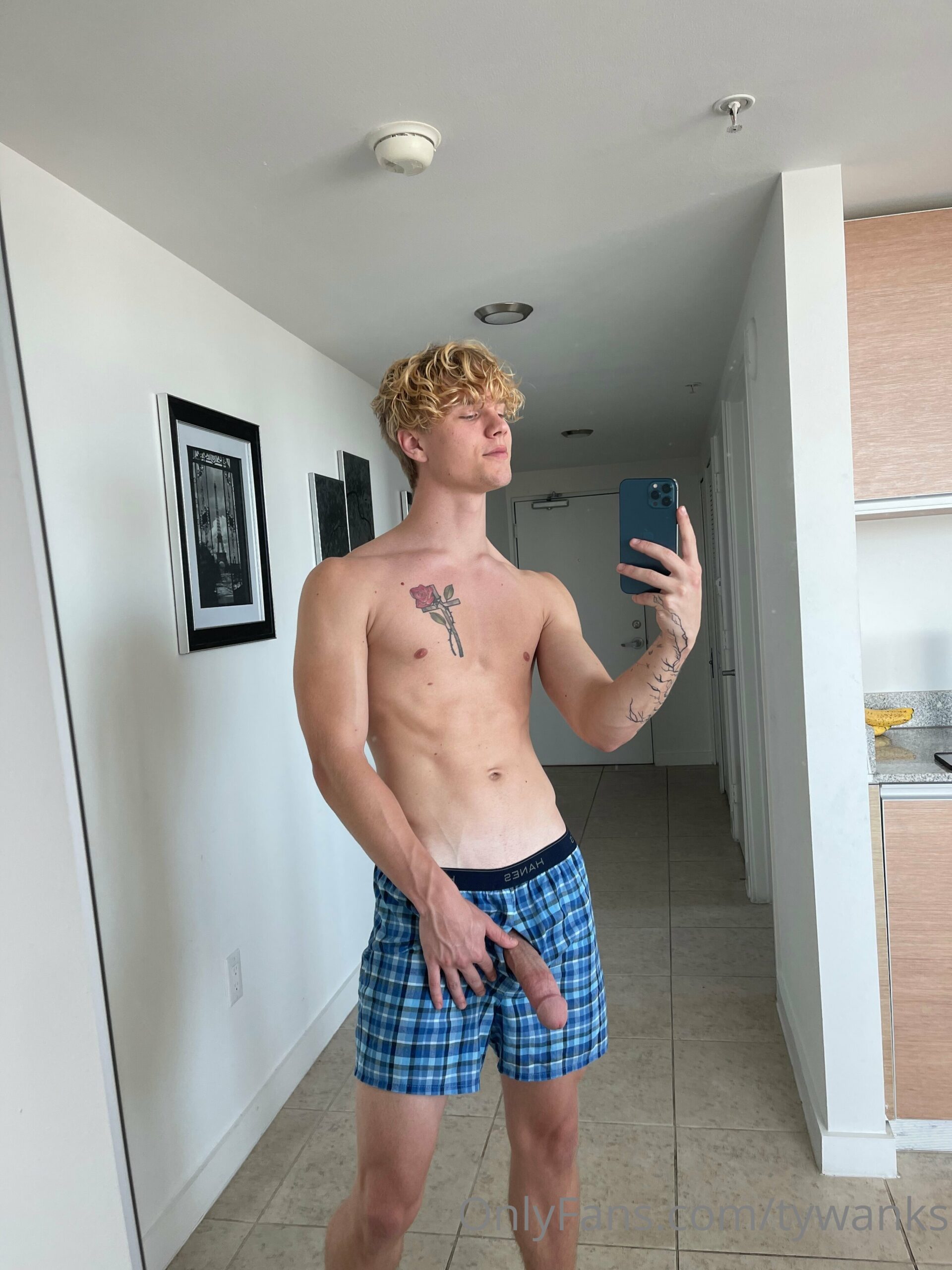 jock troytempts porn
0