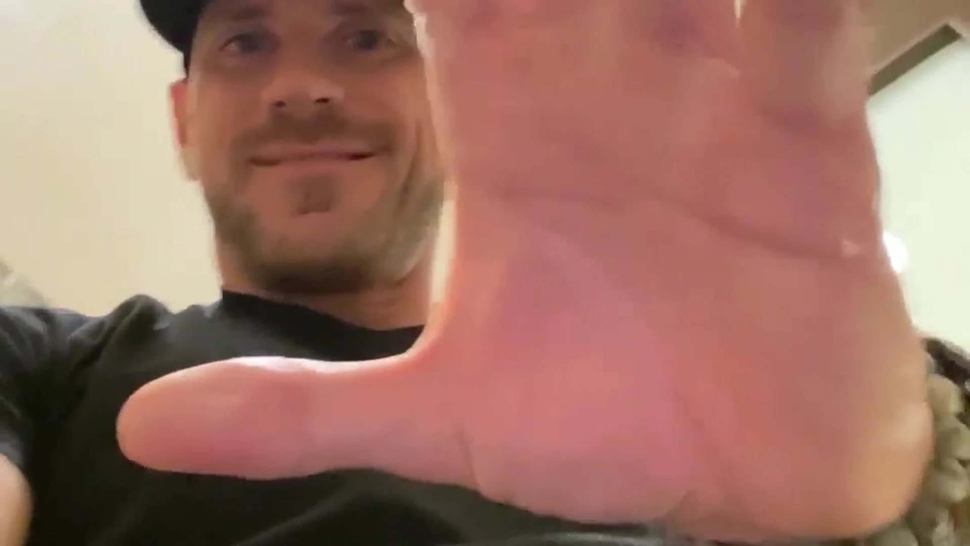 Johnny Sins – cum (Public restroom)
40