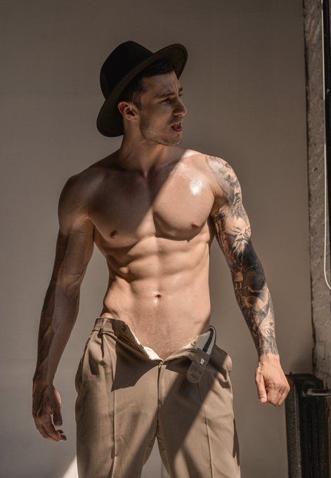 Motivated український гей Max Barz onlyfans leaks Clip
2