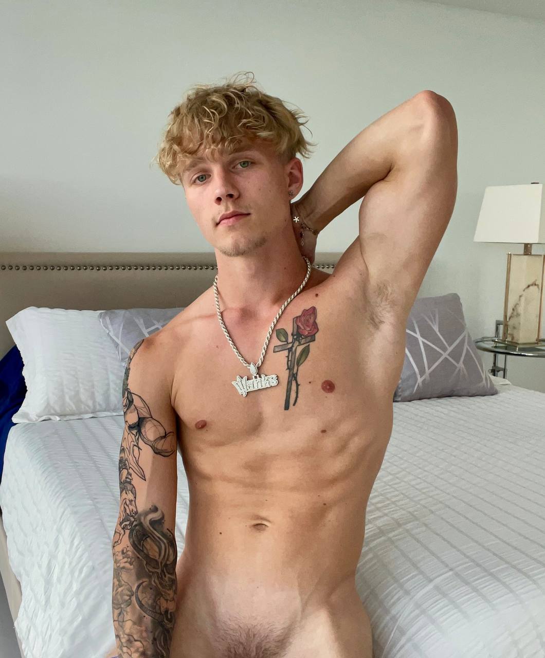 muscle nasty Tyler Pauley onlyfans nude pics
3