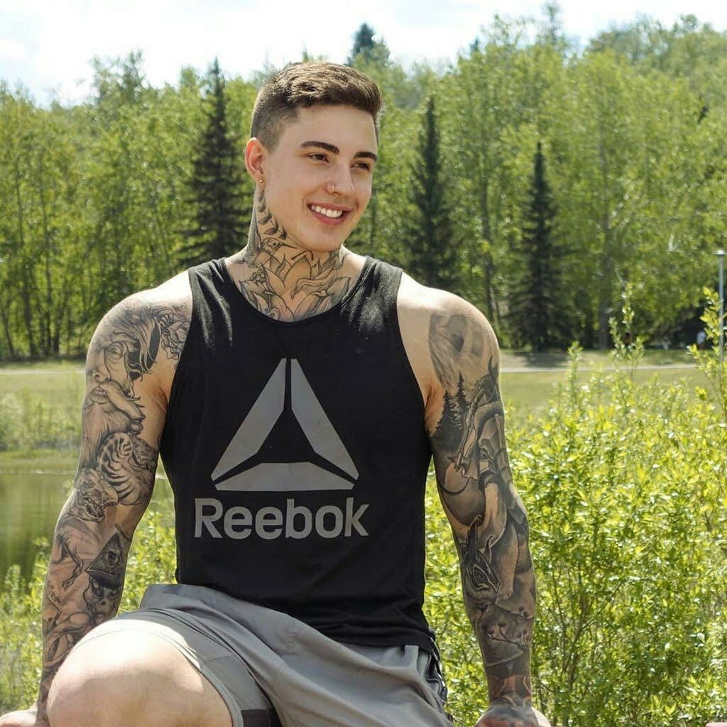 muscled big dick Jake Andrich leaked dick pic
2