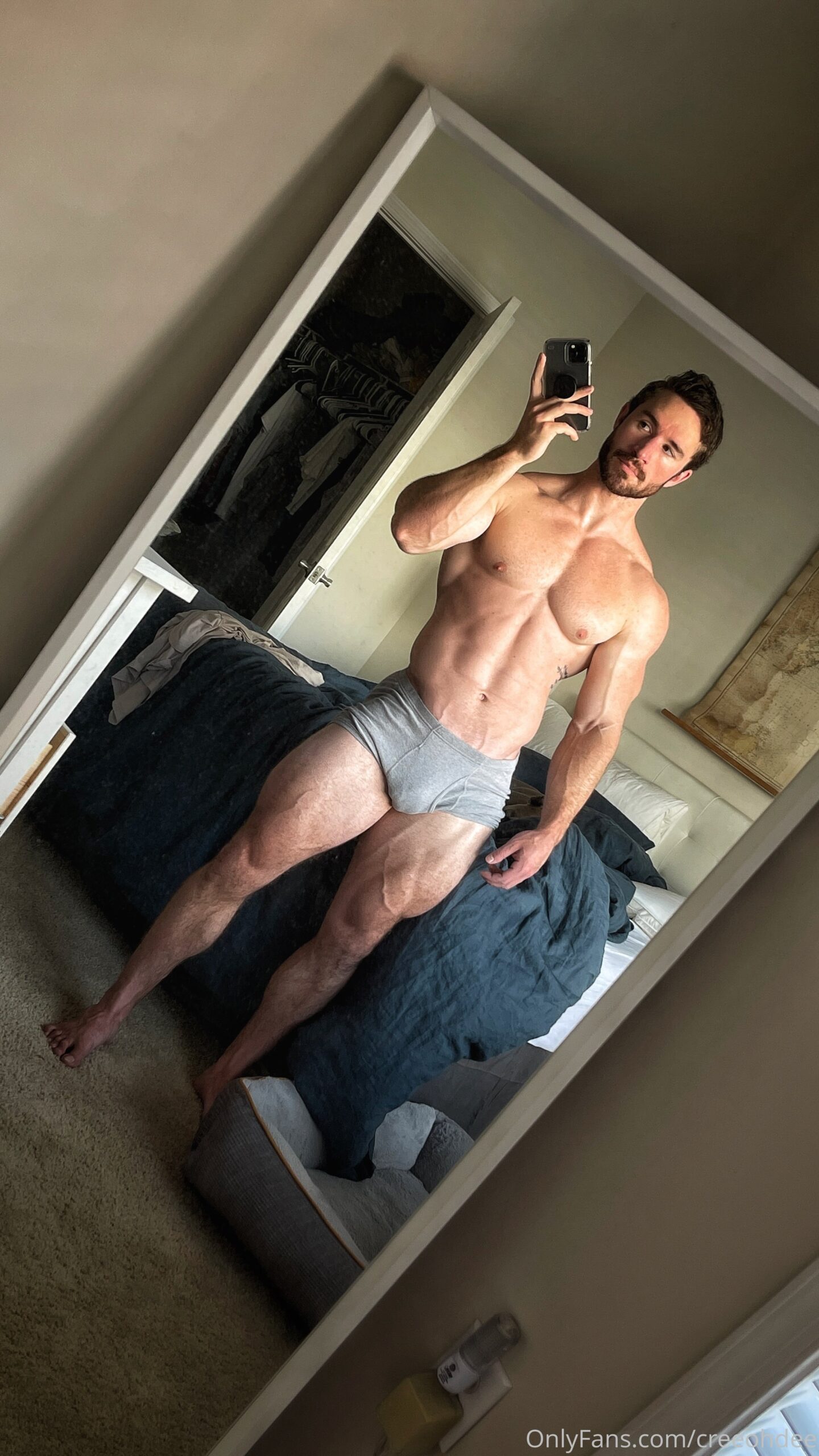 muscled gooning tiktoker creeohdee leaks OF
5