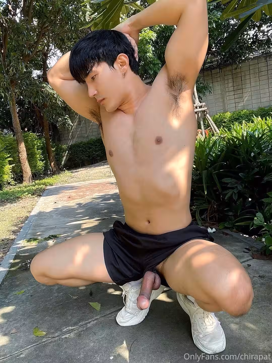 muscular thai chirapatxxx hunk
1