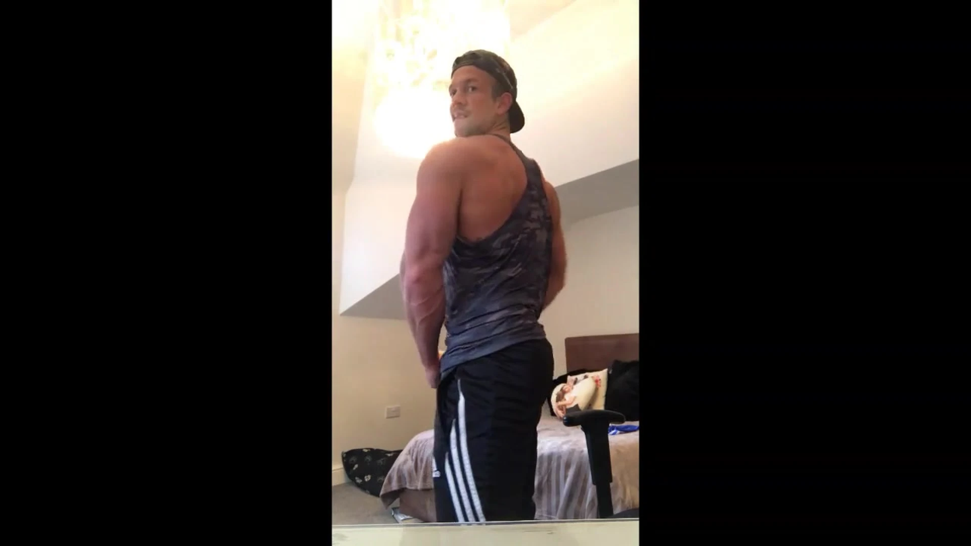 Muscular throatedtv  huge pecs FullVID
1