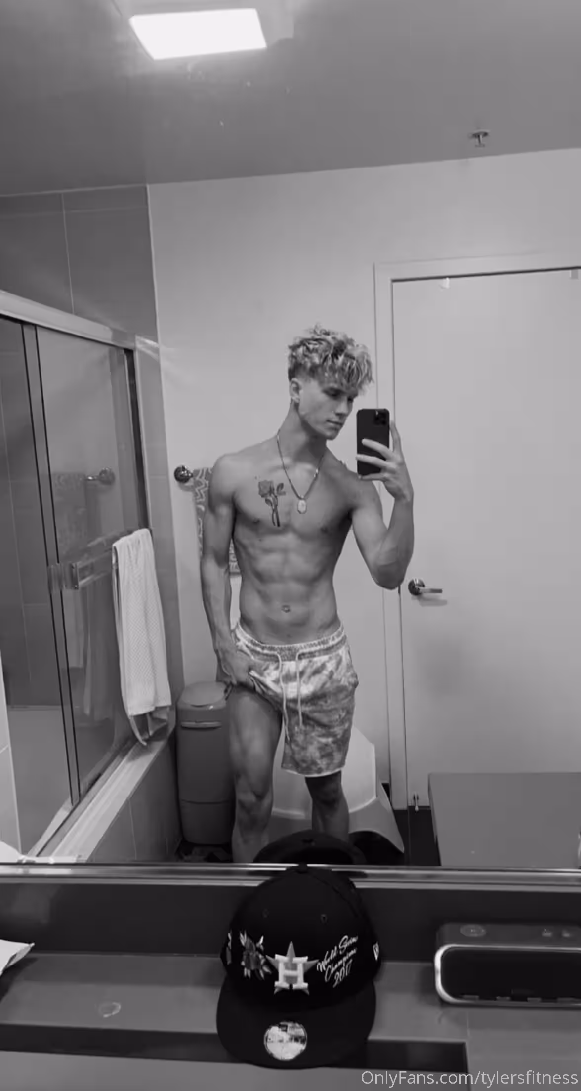 muscular twinkish tywanks Porn Video
0