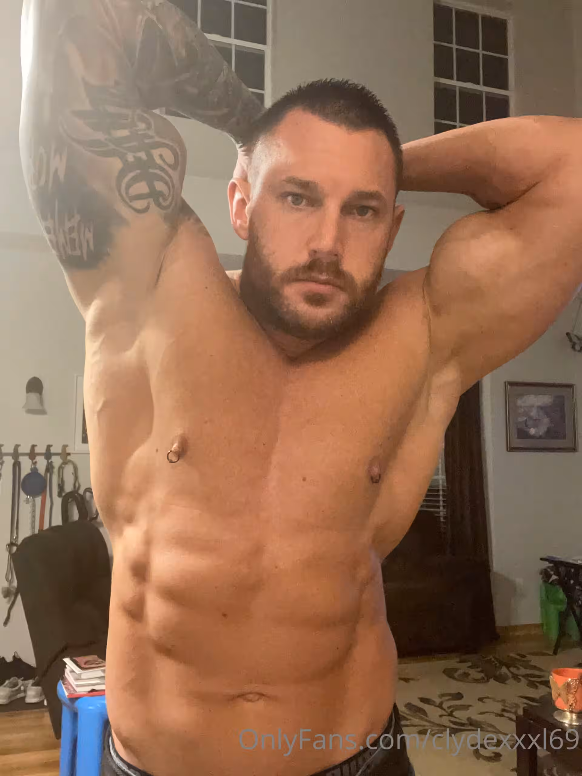 OF GUY tattooed clydexxxl69  huge pecs
1
