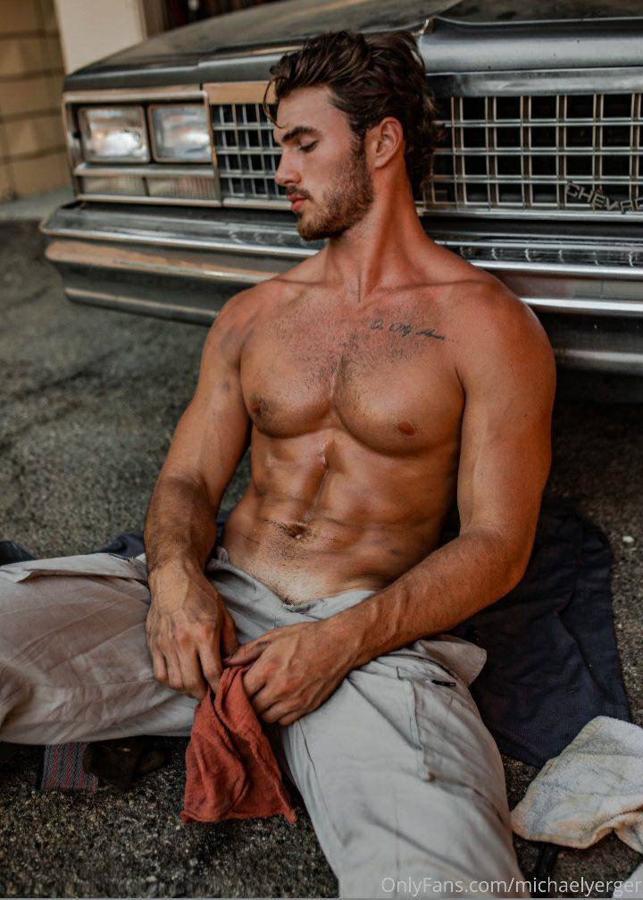 pretty survivor reality tv show Michael Yerger onlyfans nude
2