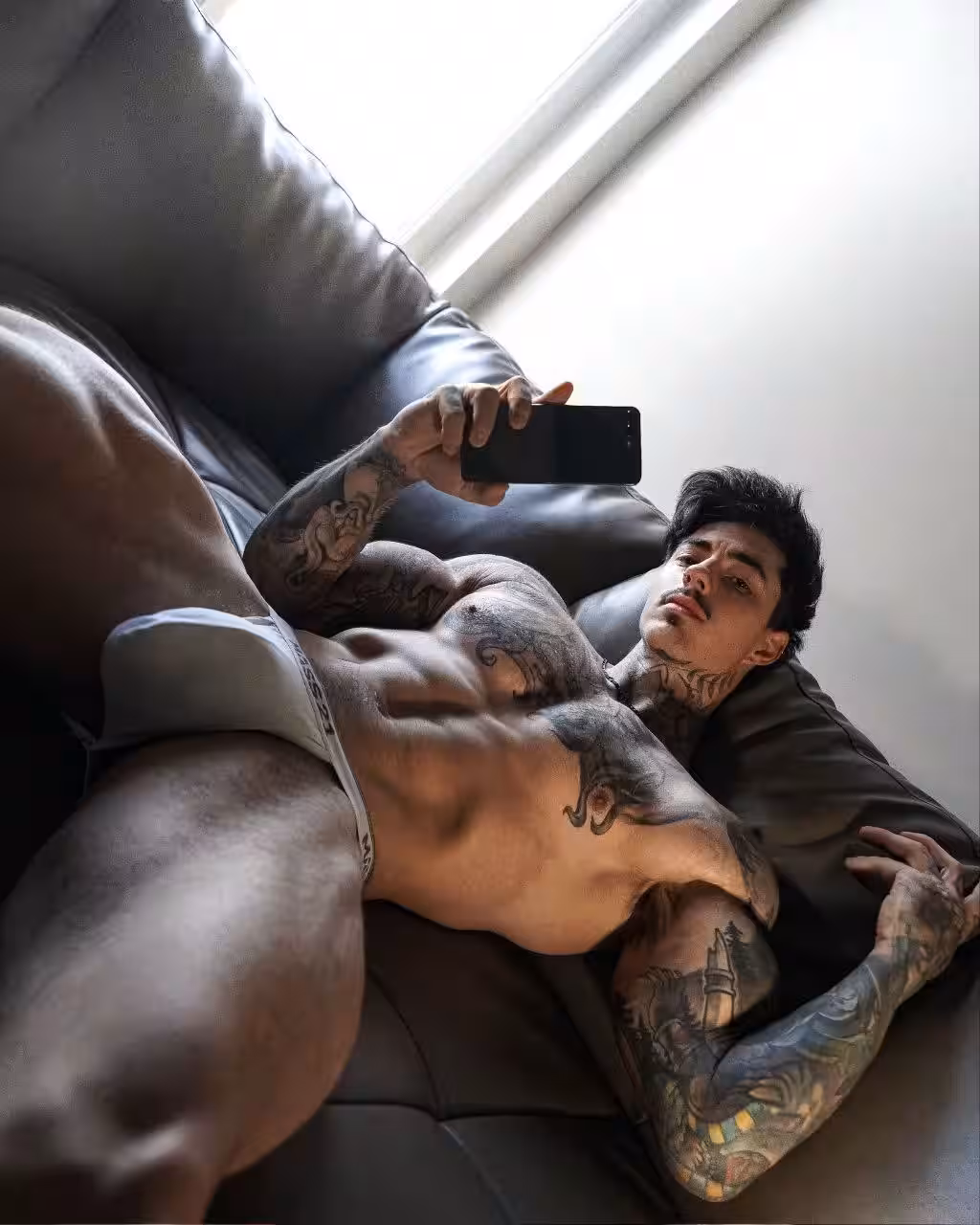 Sensational big cock Jake Andrich leaks OF
0