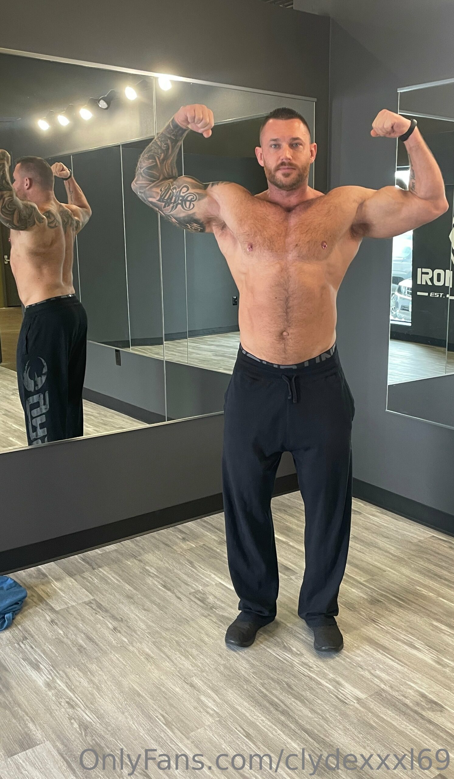 Sensational daddy clydexxxl69
0
