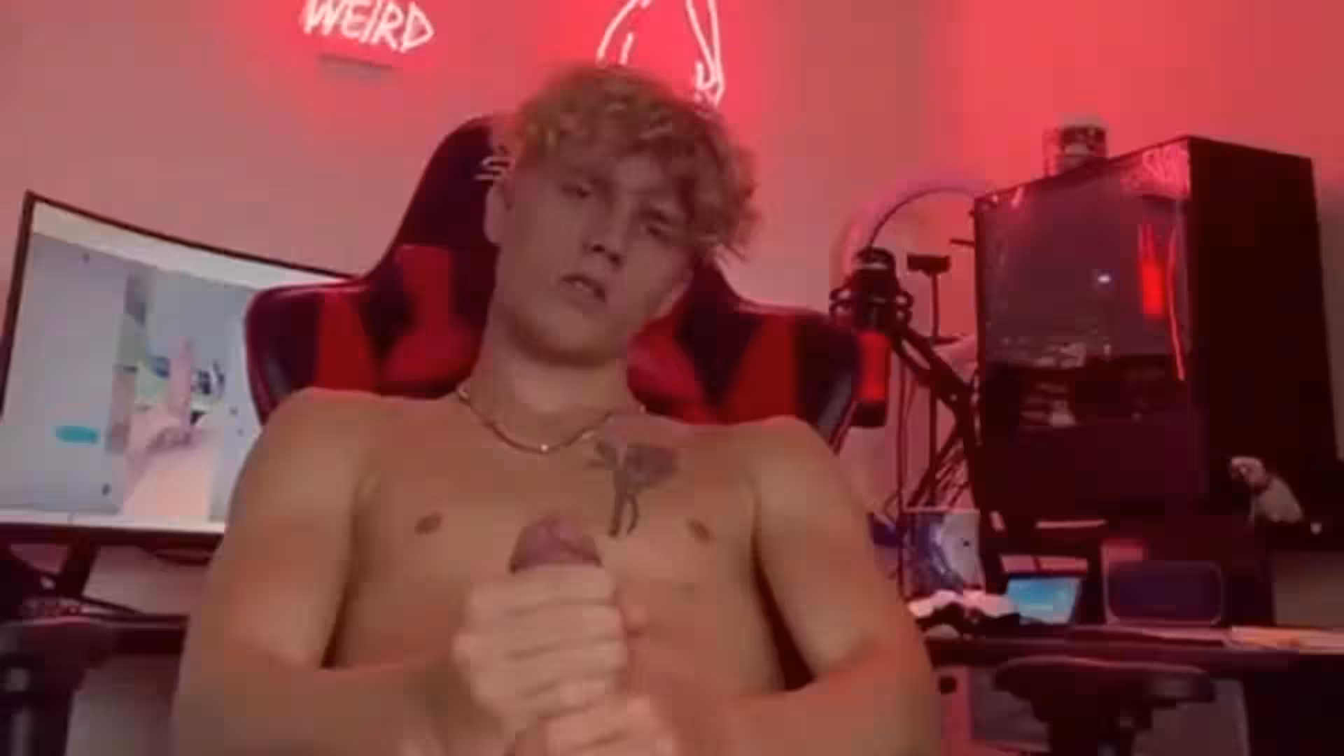 Sensational Filthy Tyler Pauley solo
5