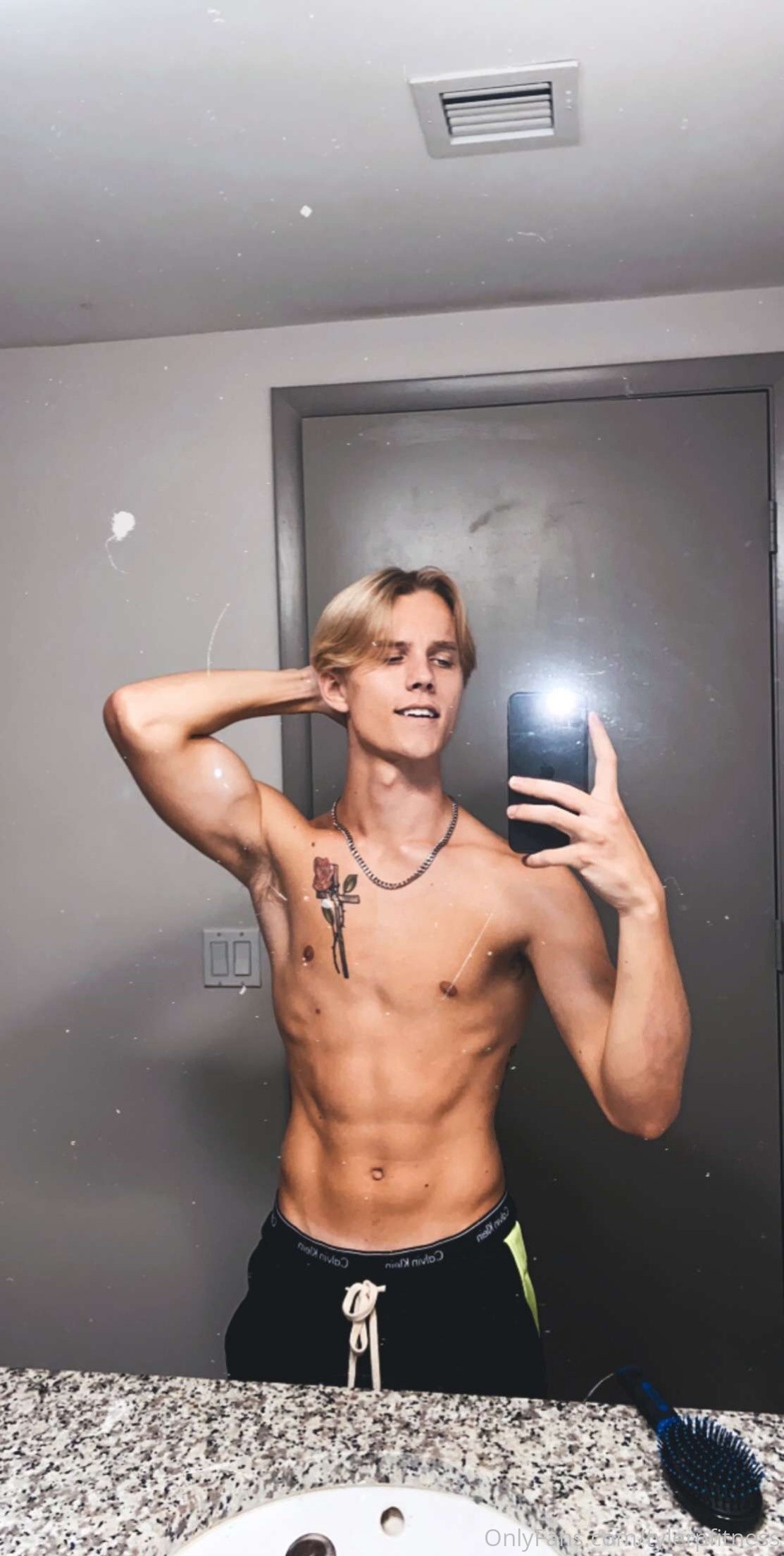 Sensational jock Tyler Pauley onlyfans nude gay slut
0