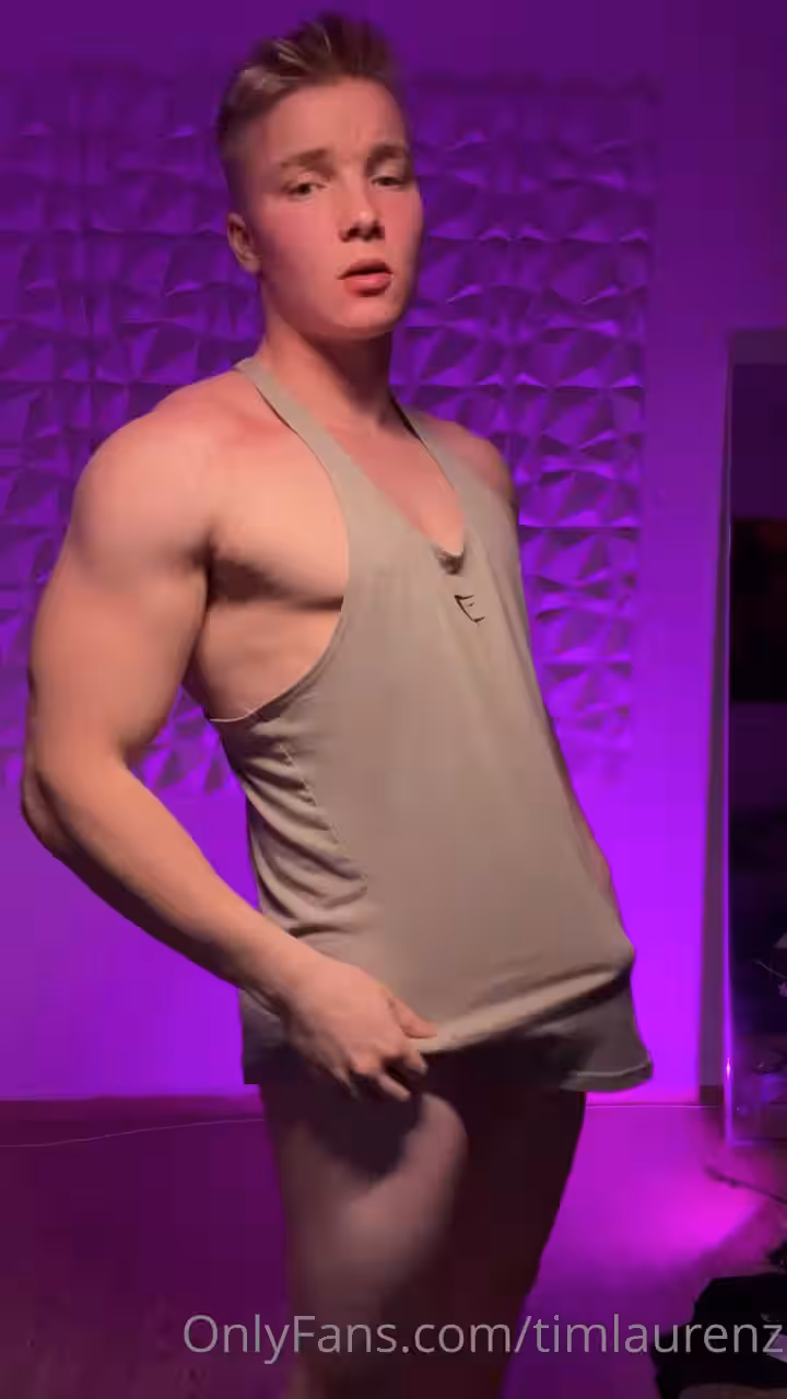 Sensational masculine tiktoker Tim Vylo Tim Laurenz leaked nudes
13