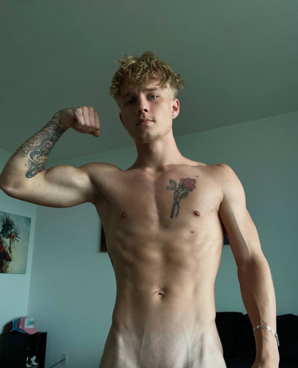 Sensational OF GUY twinkish troytempts sex tape
2