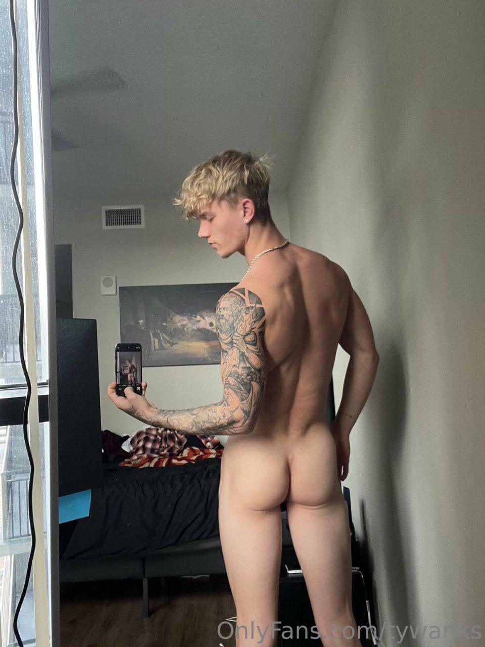 Sensational sensual Tyler Pauley onlyfans nudes
0