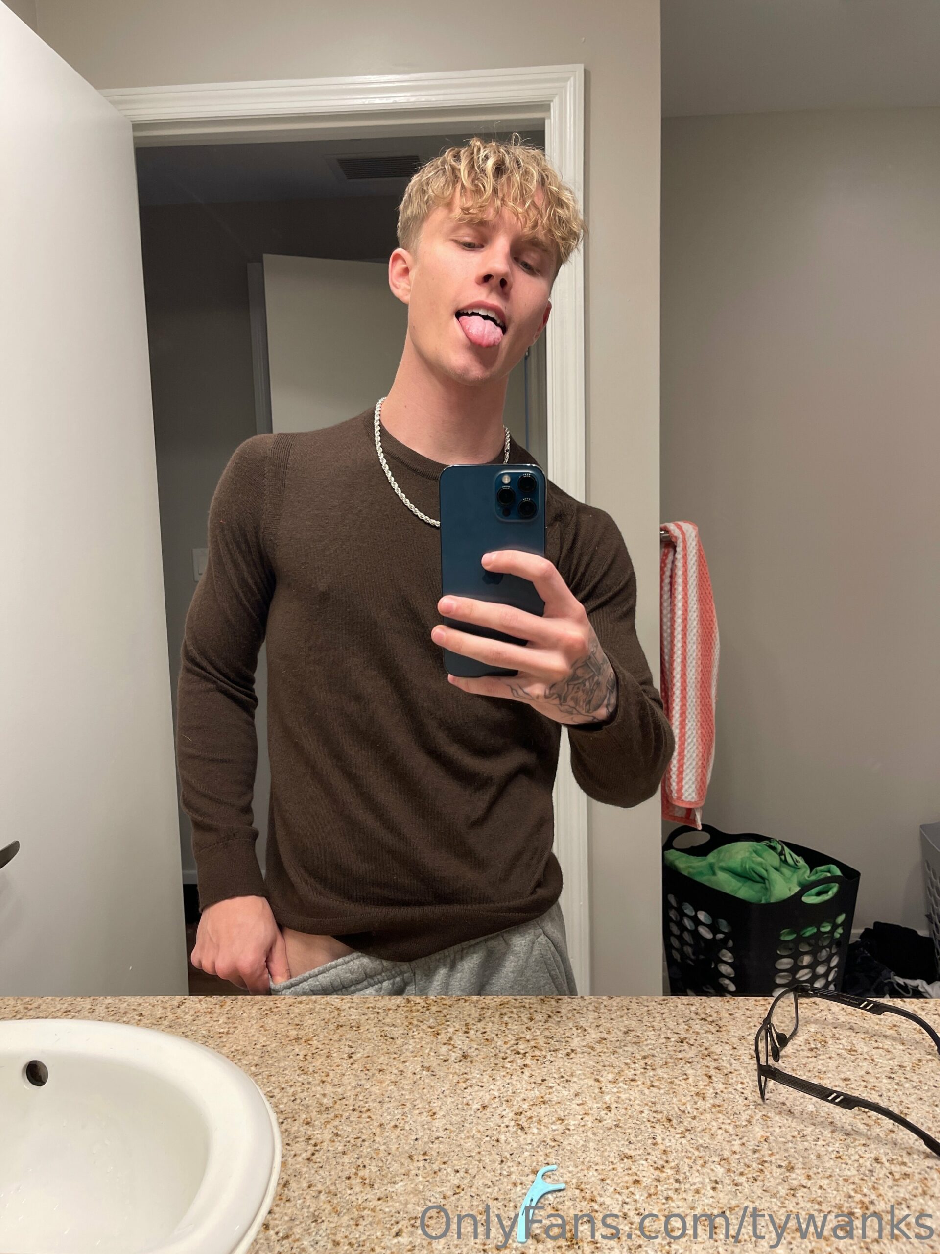 sensual troytempts porn
0