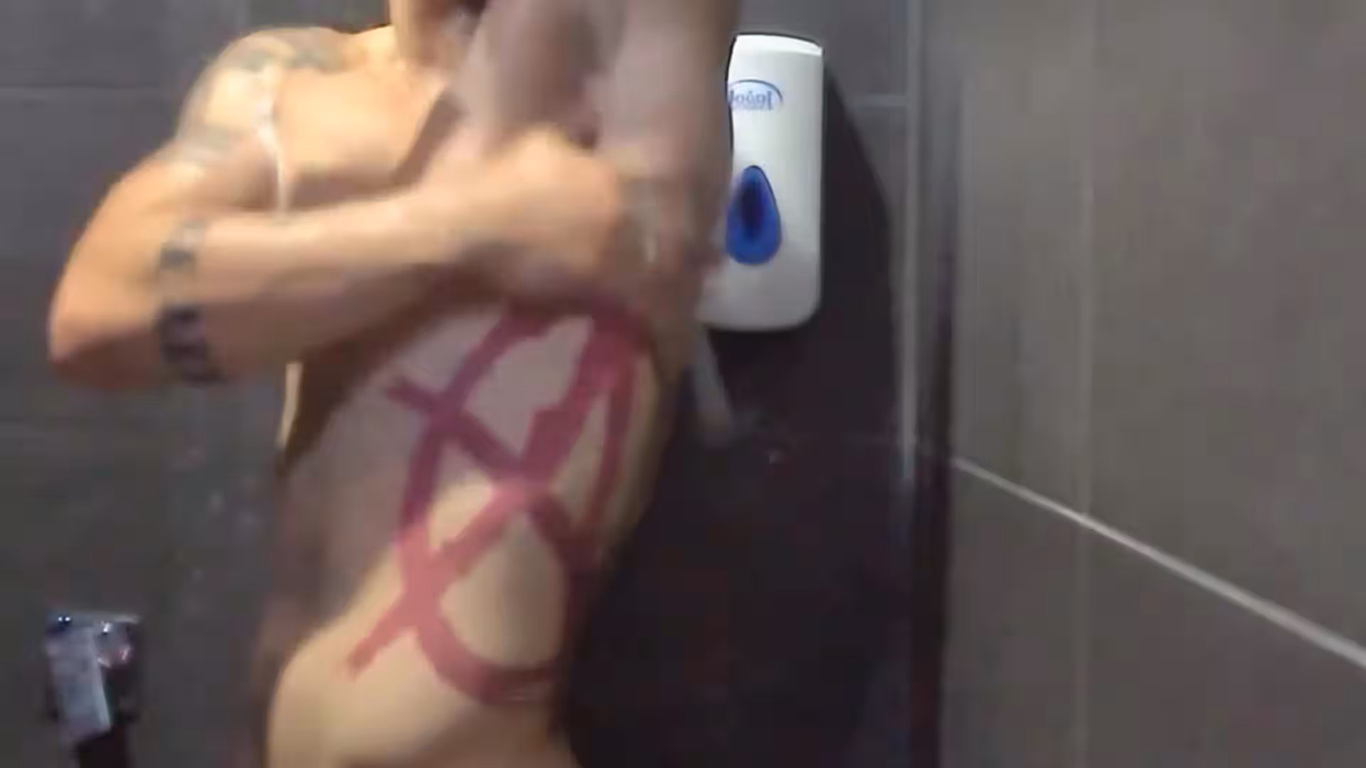 sexy flexing Sultry Alec Nysten onlyfans leak pic
1