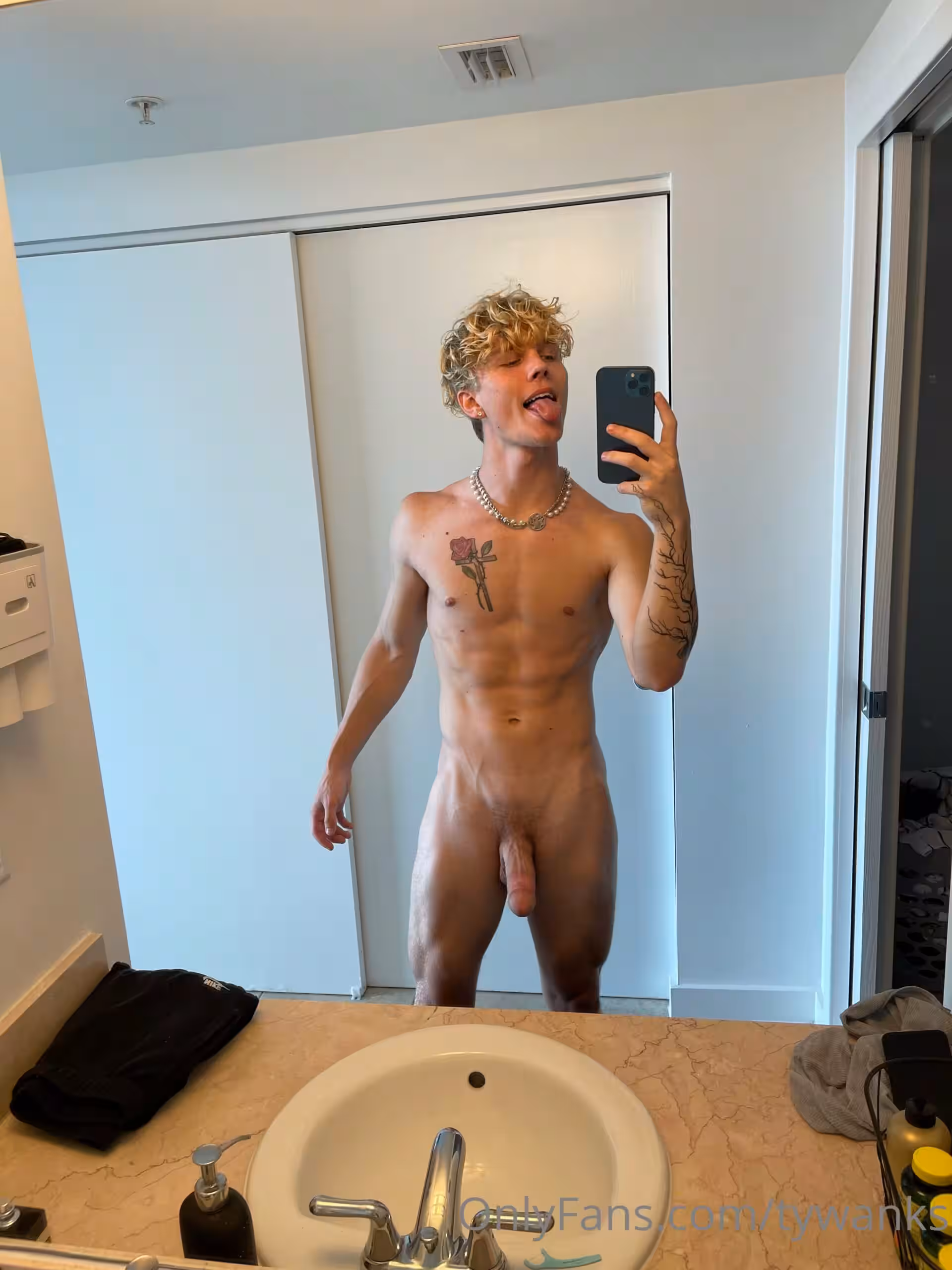 sexy sensual Tyler Pauley naked fullvideo Sensational
0