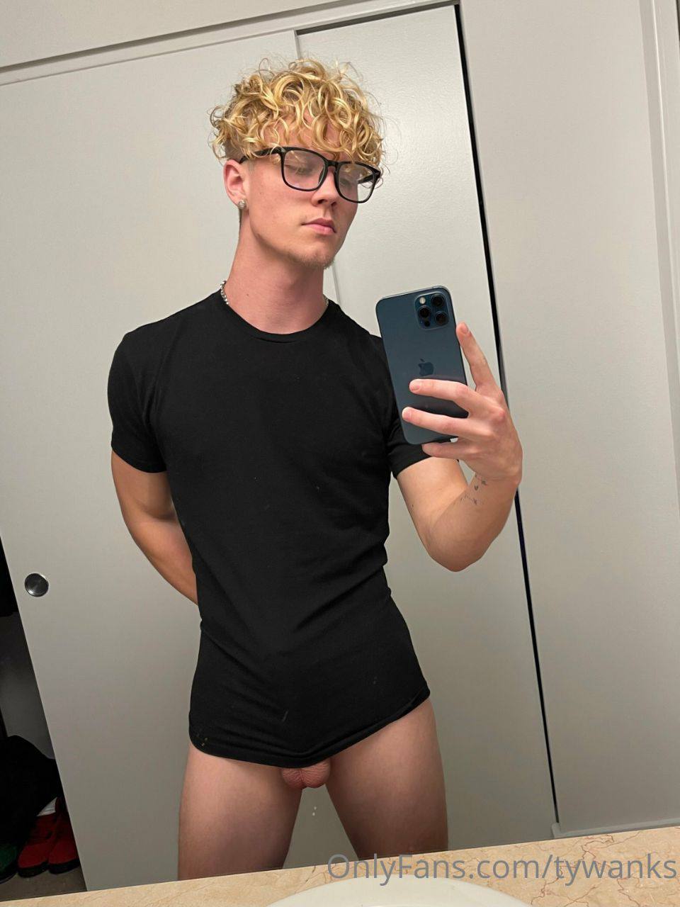 sexy slut gooning sensual troytempts nude
1