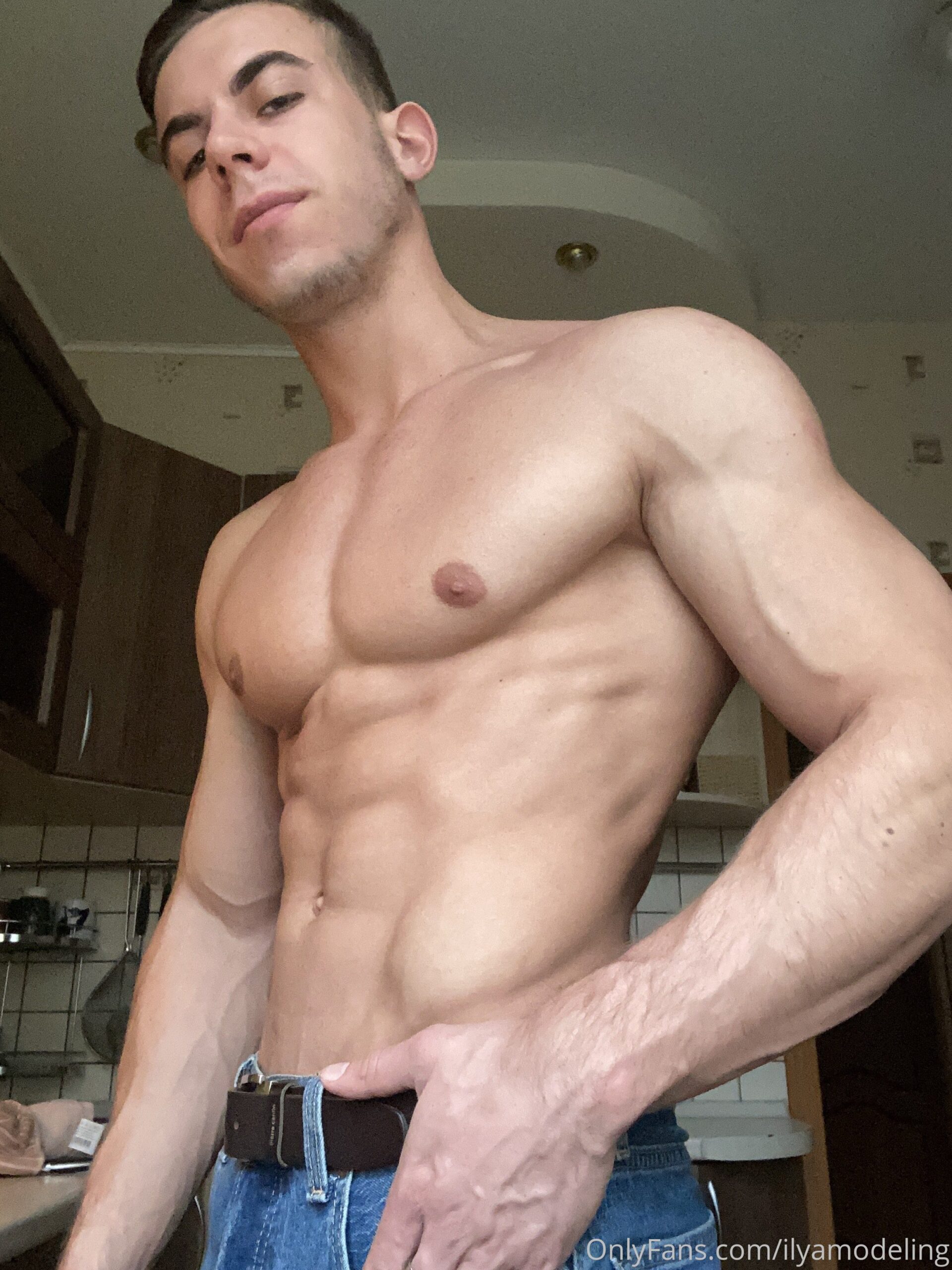 shy кончающий Илья Гнётов Nudes leak
0