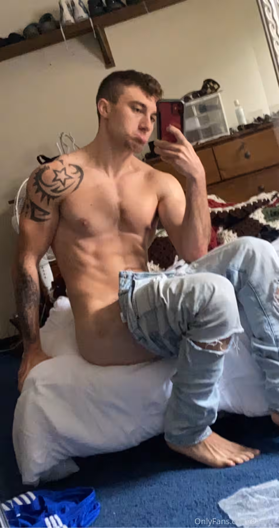 slut TIKTOKER Garett Nolan nude onlyfans Exposed
0