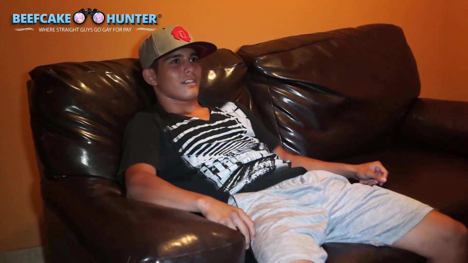 Sucking an Andean young dude’s cock – Beef Cake Hunter
3