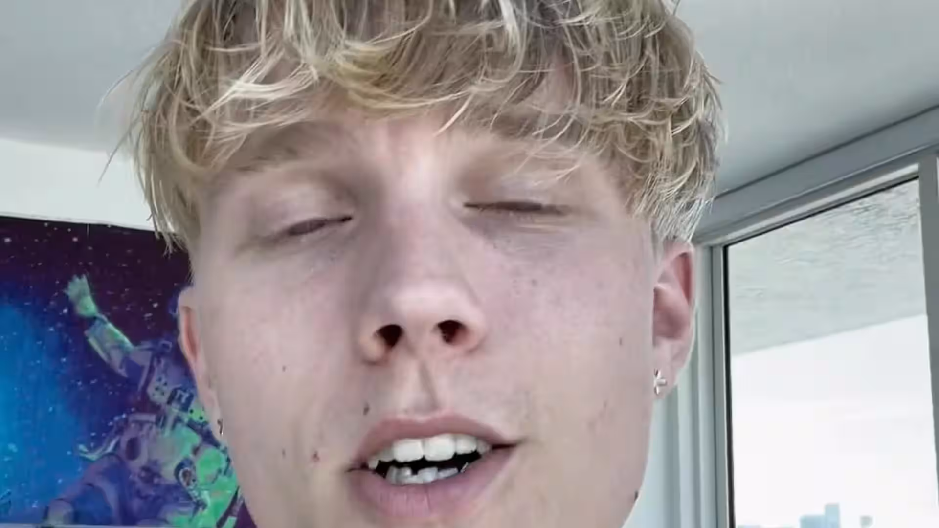 Teen Tyler Pauley   Epic
3