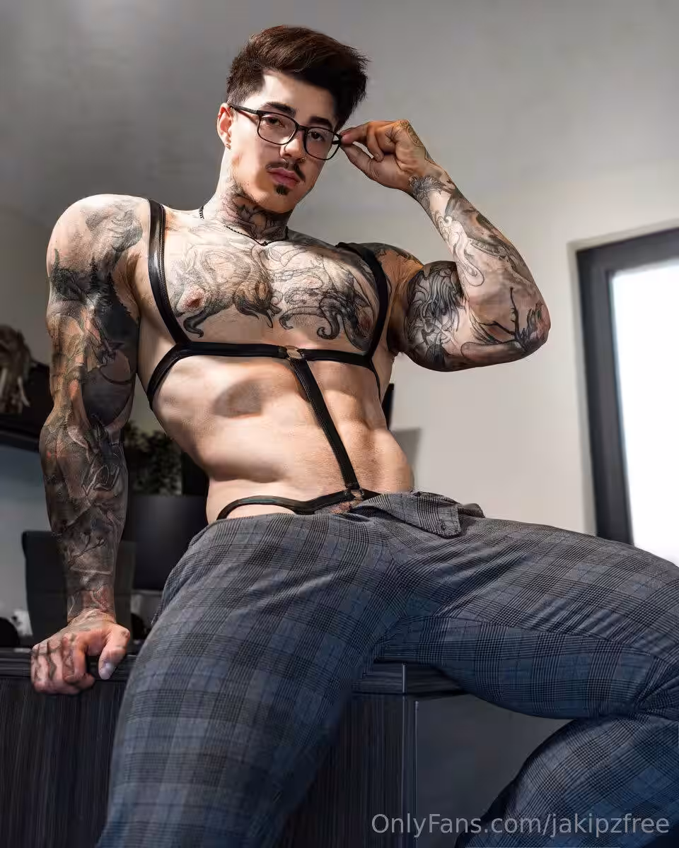 Tenacious jerking off tiktoker Jake Andrich sexy pic
3