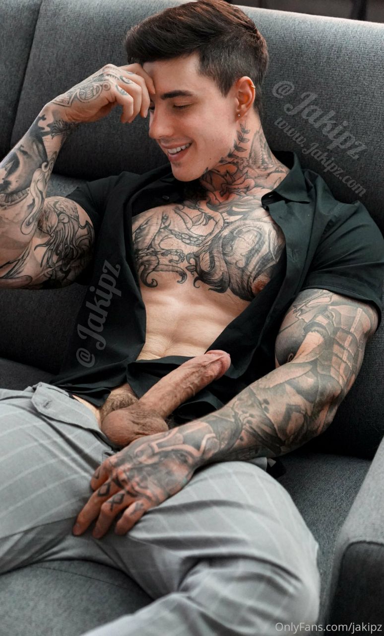 Tenacious massive cock Jake Andrich
3