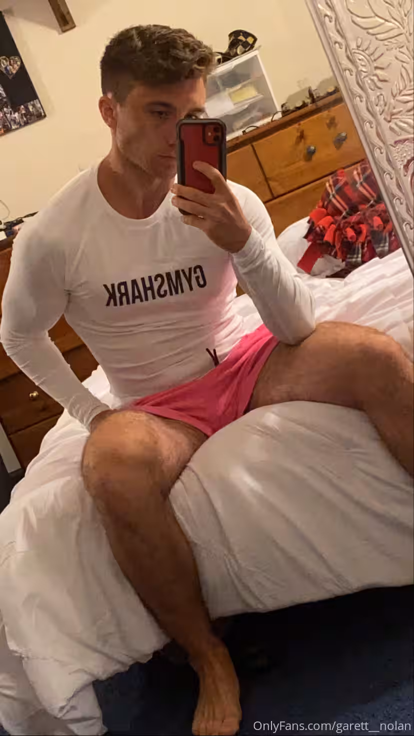 TIKTOK STAR garett__nolan   Sensational
0